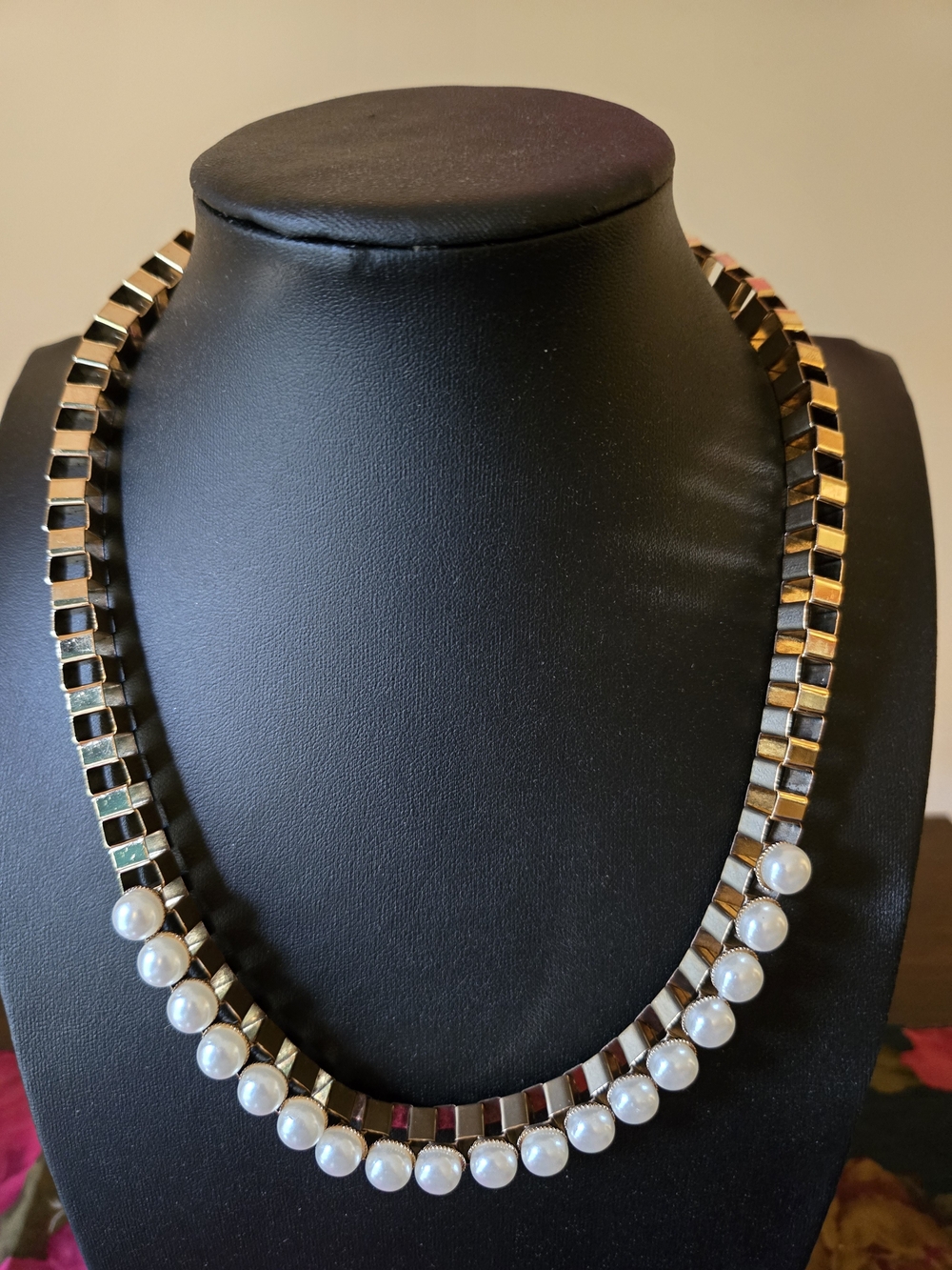Gold-Tone Necklace with Pearl Accents - Elegant Women's Jewelry
